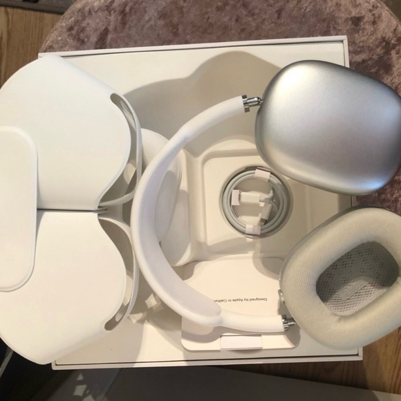 Apple AirPod Max Series 1 - Picture 2 of 5